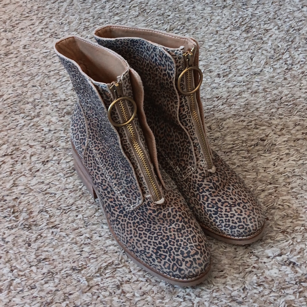 Lucky Brand Tibly Leopard Print Leather Ankle Boots Size 10